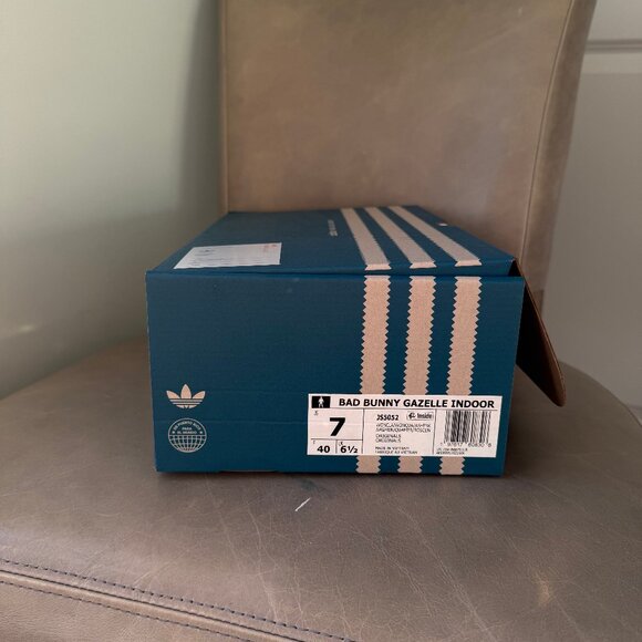 Bad Bunny Adidas collab - Picture 3 of 10